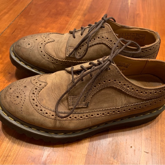 Dr. Marten’s Air Wave Brown Wingtip shoes. Men’s size 7 - Picture 6 of 6